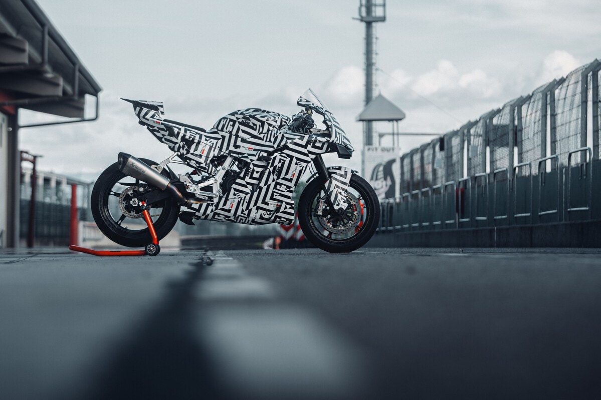 KTM 990 RC R, svelato il prototipo della nuova carenata austriaca